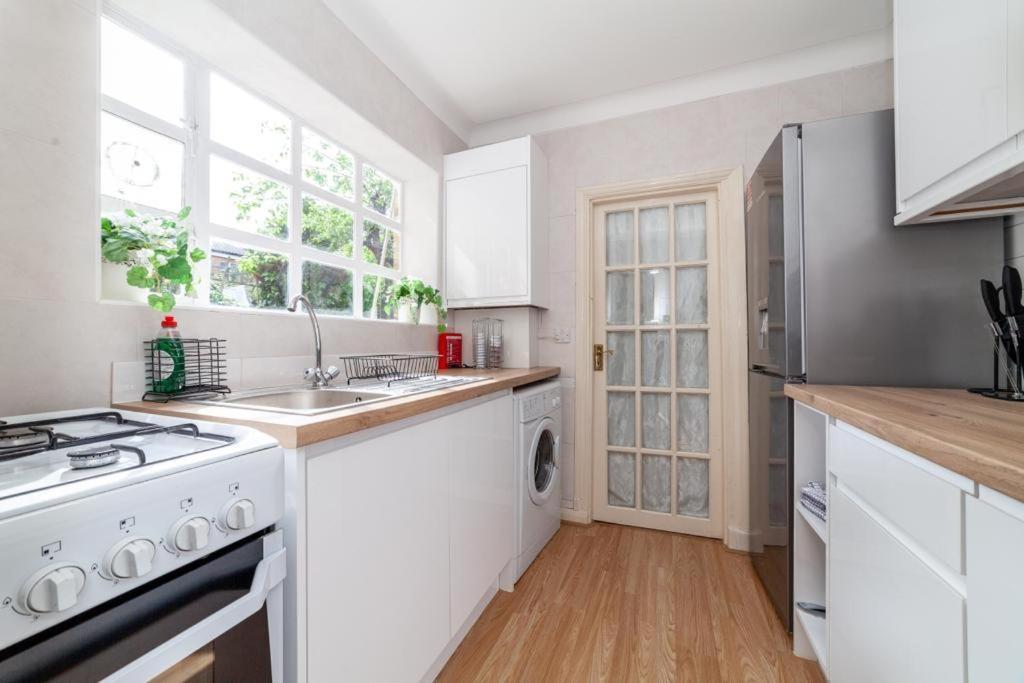 One Bedroom Flat In The Heart Of Brixton 伦敦 外观 照片